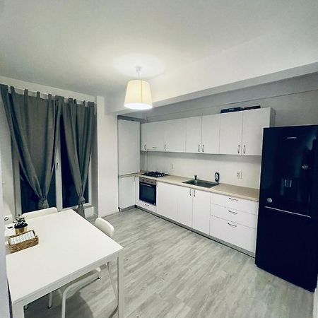 Santorini Residence Apartment Otopeni Exterior foto